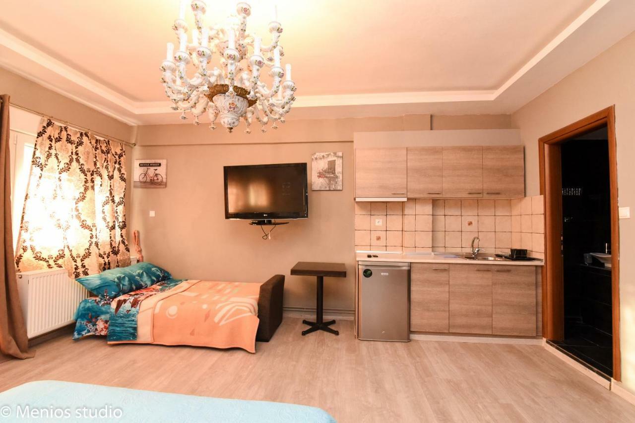 Menios Apartments And Studios Nea Kallikrateia Экстерьер фото