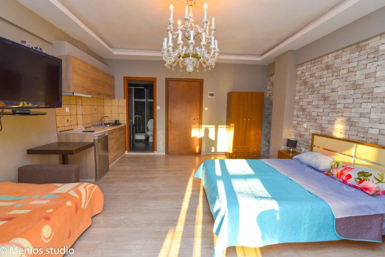 Menios Apartments And Studios Nea Kallikrateia Экстерьер фото
